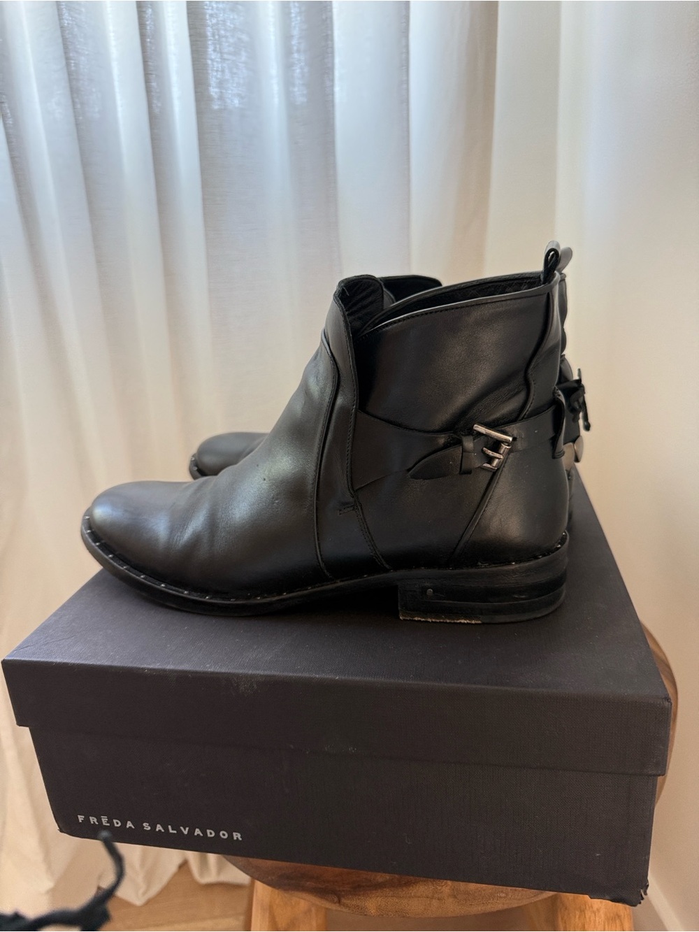 Freda Salvador Star Bootie — Black Leather — Silver Chain & Stud Detail - size 8 - Picture 11 of 11